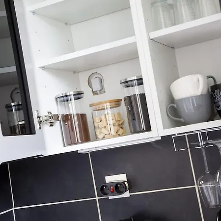 L'authentique *studio *parking Prive* *wifi*calme Apartamento *